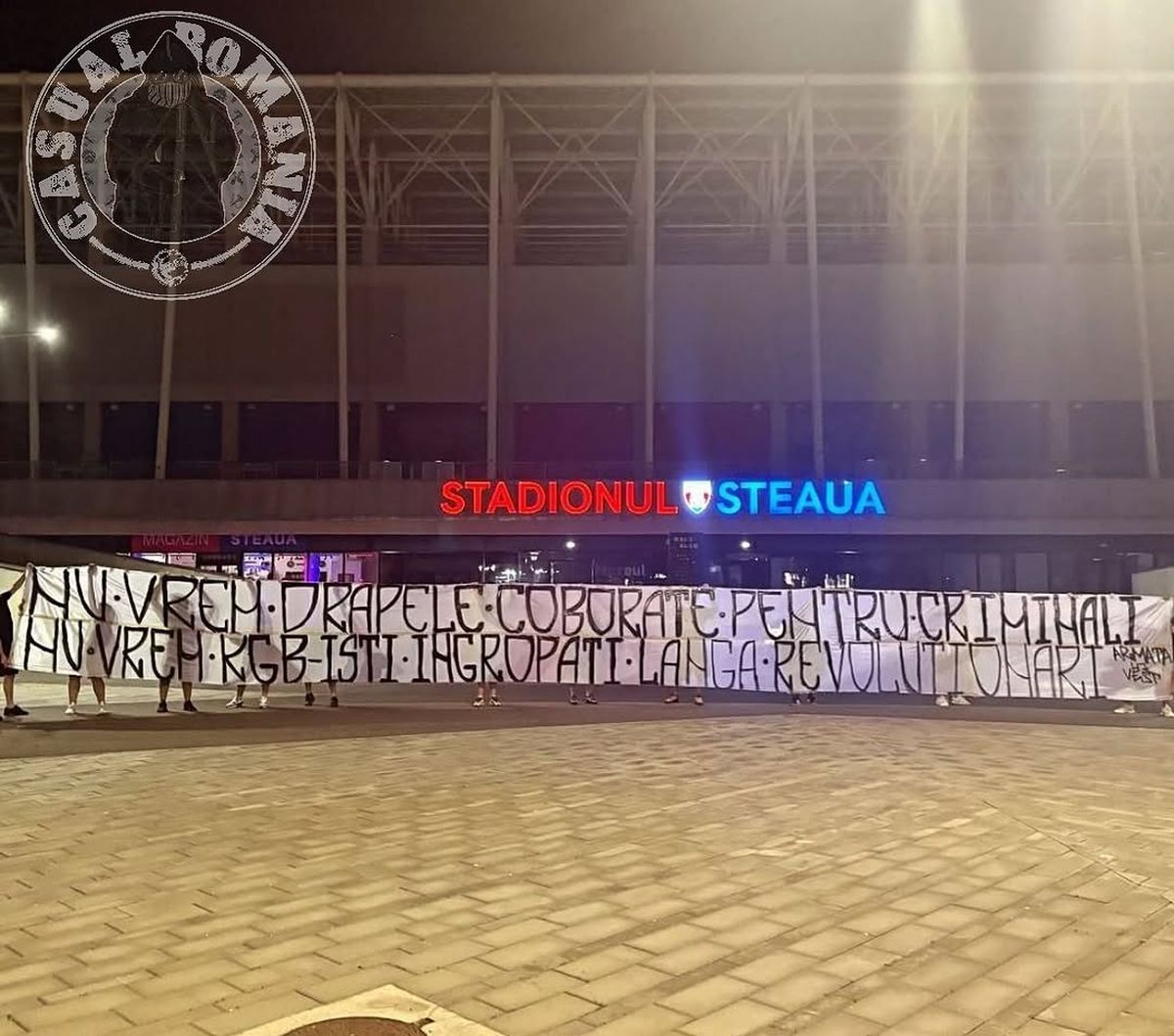 Avalanșă de mesaje NECRUȚĂTOARE anti-Iliescu! Ultrașii de la Steaua, Petrolul și alte forțe ies la atac: „Nu există doliu național pentru un criminal”