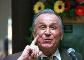 „Ion Iliescu a știut cum să divizeze, ca să stăpânească” » Verdictul aspru al unui profesor universitar: „Emil Constantinescu l-a întrebat dacă crede în Dumnezeu, eu l-aș mai fi întrebat ceva”