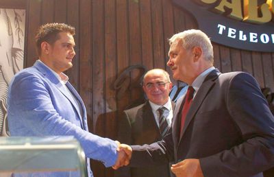 Dezvăluiri incredibile din Teleorman! Cum asigură fiul lui Dragnea bugetul lui Turris Turnu Măgurele: „Mâine vreau să am 2 miliarde pe masă. Nu-i am, vă bag pe toţi unde vă este locul!”