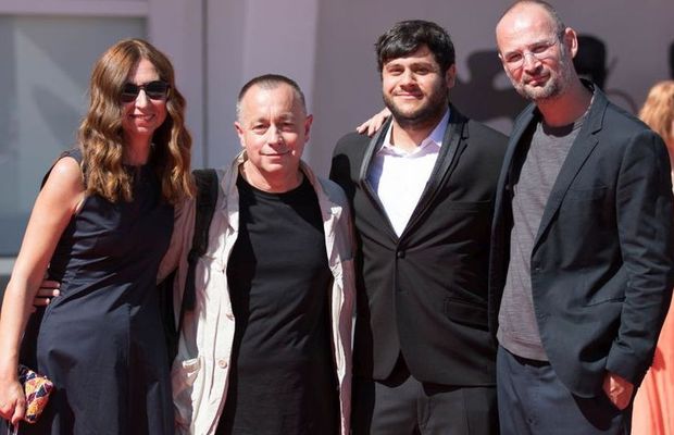 Reportaj pe două continente cu documentarul ”Colectiv”, filmul care și-a propus să vorbească despre România și e înțeles ca și cum vorbește despre lume