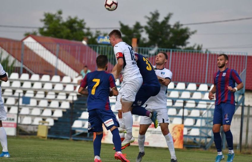 Noul sezon din eșalonul al treilea va începe în acest week-end, iar derby-ul rundei e programat în C4: Dinamo II - FCSB II. De la start nu lipsesc echipe de tradiție precum Ceahlăul Piatra Neamț, Oţelul Galaţi, SR Brașov, Jiul Petroşani sau ACS Poli