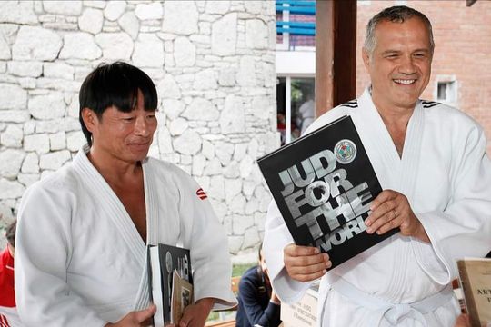 Eiji Kikuchi împreună cu George Teseleanu FOTO Paul Agarici