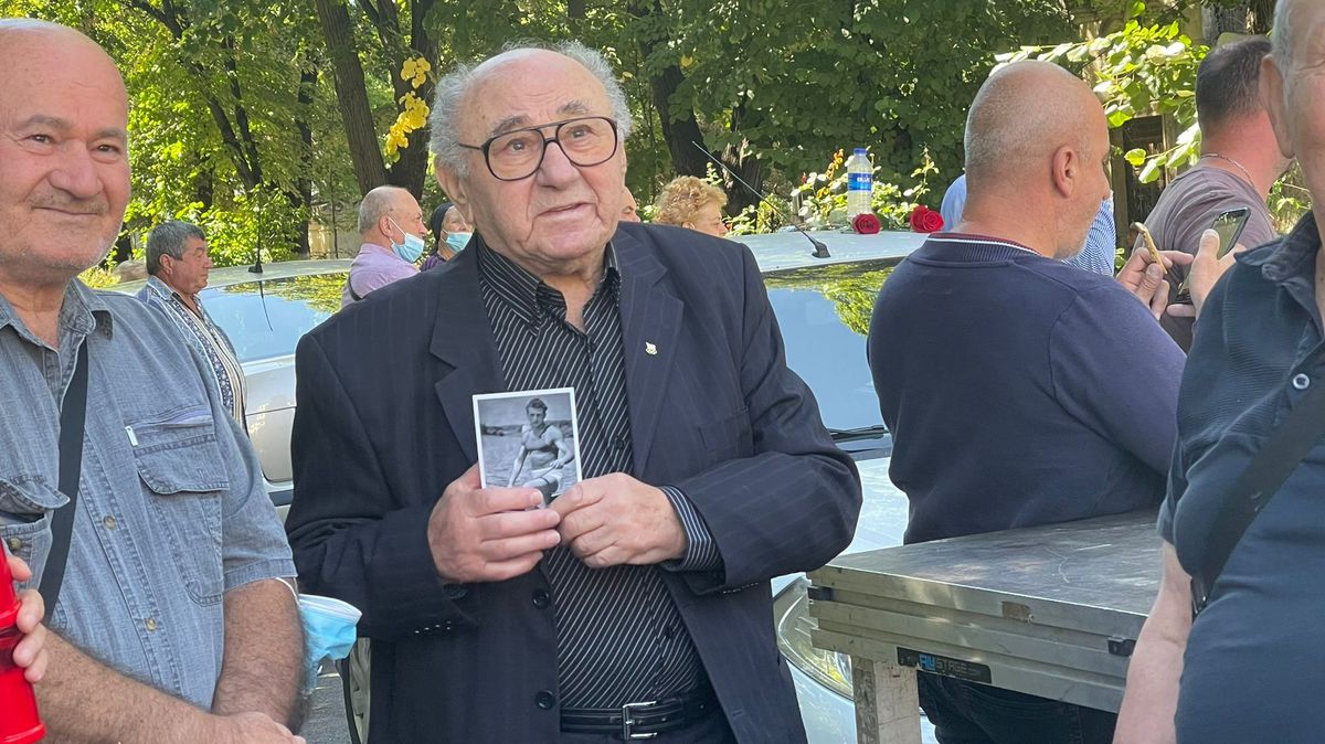 Ivan Patzaichin a fost înmormântat, astăzi, în Cimitirul Bellu » Fiica legendarului campion, discurs emoționant: „Tatăl meu a fost Ivan Inimă de Aur”