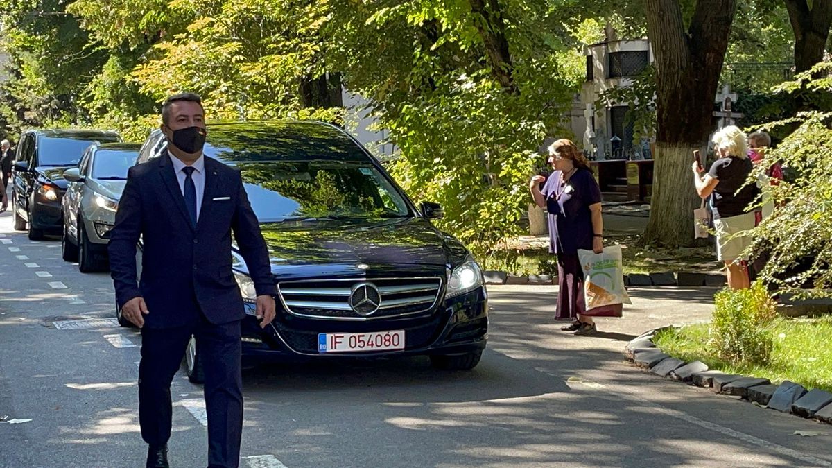 Ivan Patzaichin a fost înmormântat, astăzi, în Cimitirul Bellu » Fiica legendarului campion, discurs emoționant: „Tatăl meu a fost Ivan Inimă de Aur”