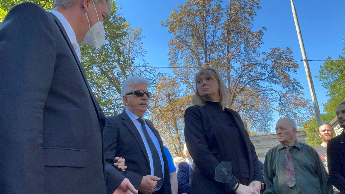 Ivan Patzaichin a fost înmormântat, astăzi, în Cimitirul Bellu » Fiica legendarului campion, discurs emoționant: „Tatăl meu a fost Ivan Inimă de Aur”