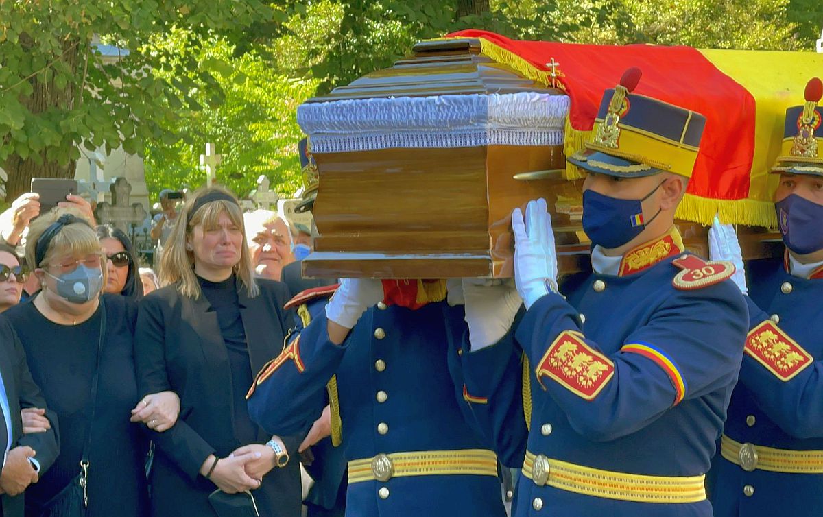 Ivan Patzaichin a fost înmormântat, astăzi, în Cimitirul Bellu » Fiica legendarului campion, discurs emoționant: „Tatăl meu a fost Ivan Inimă de Aur”