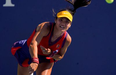 Emma Răducanu între vechea și noua ei lume » Calificată în „sferturi”, ea a dezvăluit „ghostingul” părinților la mesajul de după meci