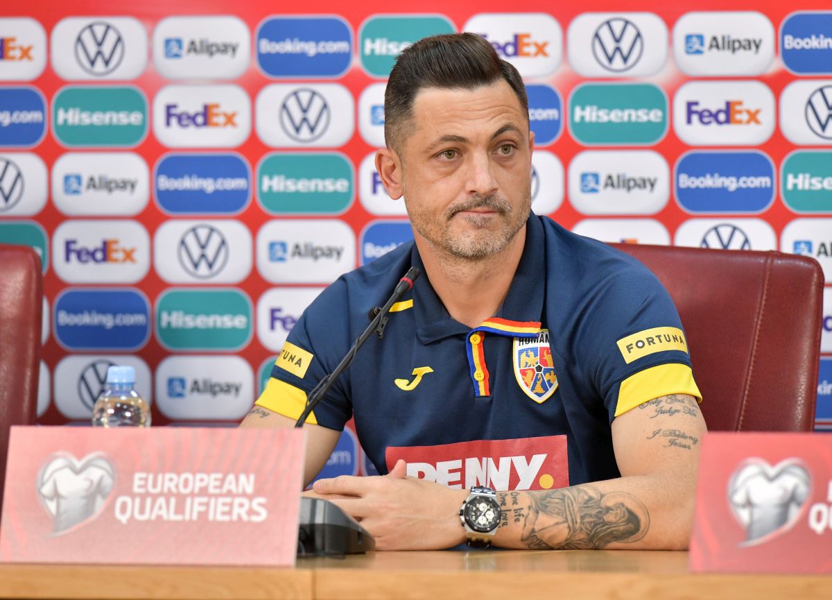 Antrenamentul oficial al României la Skopje, cu 17 fotbaliști » Rădoi s-a băgat la joc + Ultimele detalii de la trimișii GSP