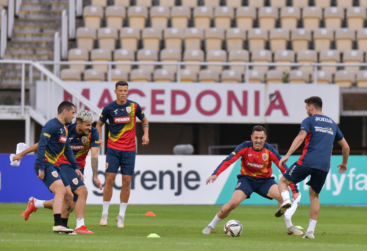 Antrenamentul oficial al României la Skopje, cu 17 fotbaliști » Rădoi s-a băgat la joc + Ultimele detalii de la trimișii GSP