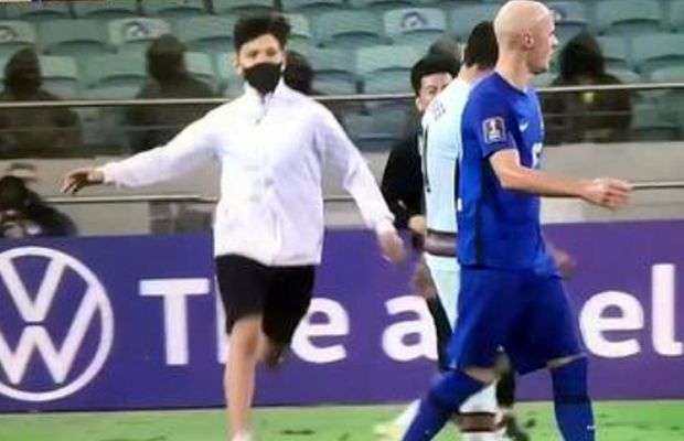 Momente inedite în Azerbaidjan - Portugalia: fanii au invadat terenul!