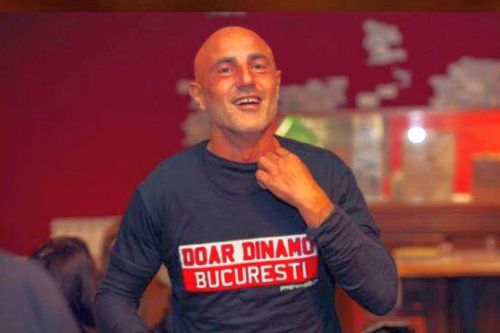 Massimo Maccarone, în tricoul oferit de fanii lui Dinamo