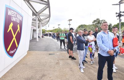 Premoniția lui Gigi Becali cu West Ham, după ce a văzut sutele de români la coadă în Londra » Anunță și câte tichete a vândut deja cu Anderlecht