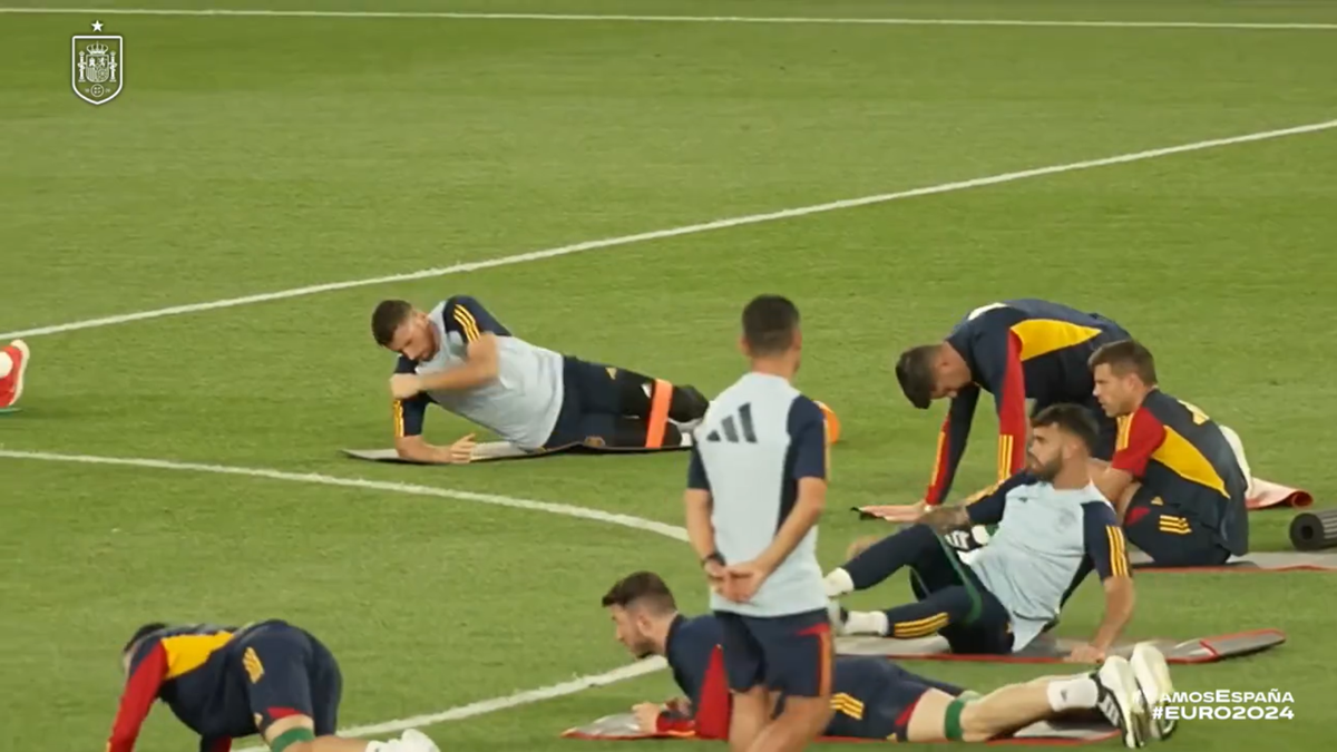 Imaginile zilei în preliminariile Euro 2024 » Stupoare în Georgia: cum au fost nevoiți jucătorii Spaniei să iasă la antrenament