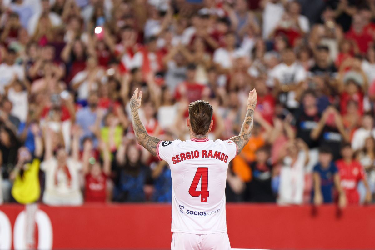 Imagini formidabile cu Sergio Ramos la prezentarea la Sevilla » A început să plângă pe teren