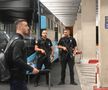 Jucătorii Israelului au fost păziți cu arma la sosirea în România/ foto: GSP