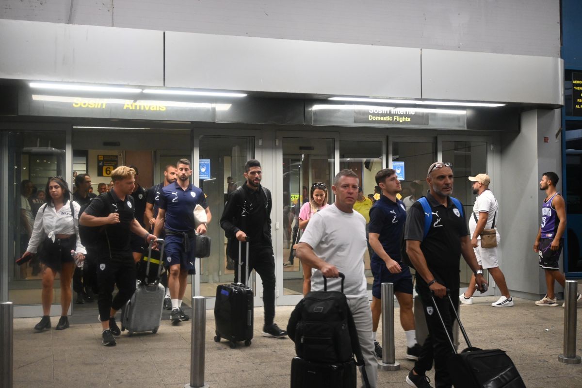 Naționala Israelului a ajuns în România » Jucătorii, păziți cu mitraliera de agenții Mosad