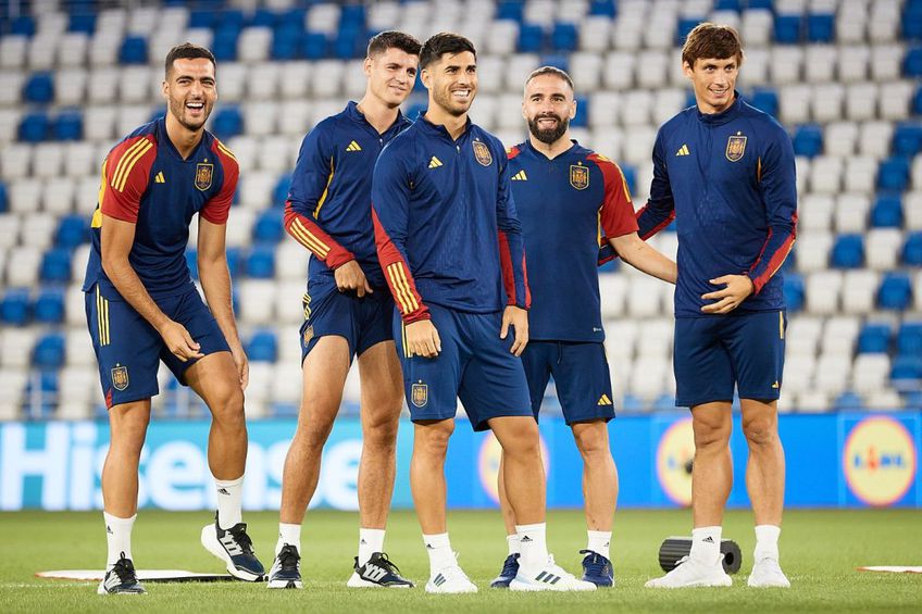Jucătorii Spanie, fără ghetel de fotbal la antrenamentul premergător meciului cu Georgia/ foto: Twitter @RFEF