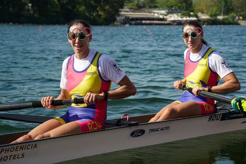 Roxana Aghel și Ioana Vrînceanu bucurându-se de calificarea la Jocurile Olimpice FOTO Balint Czucz Photography