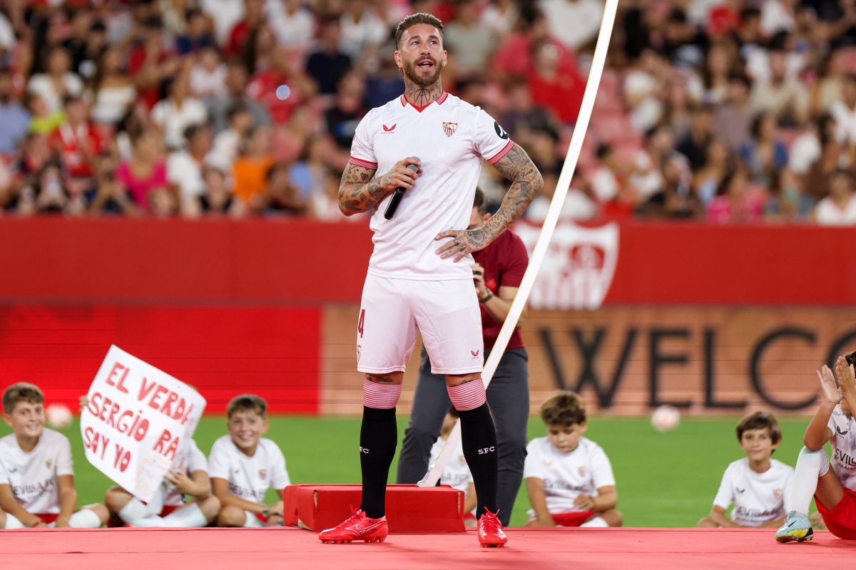 Imagini formidabile cu Sergio Ramos la prezentarea la Sevilla » A început să plângă pe teren