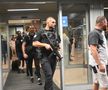 Jucătorii Israelului au fost păziți cu arma la sosirea în România/ foto: GSP