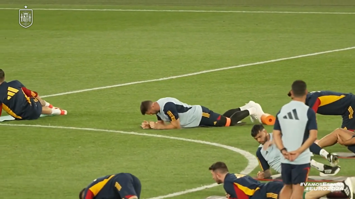 Imaginile zilei în preliminariile Euro 2024 » Stupoare în Georgia: cum au fost nevoiți jucătorii Spaniei să iasă la antrenament