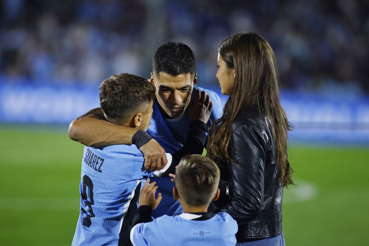 Omagiul adus lui Luis Suarez de către fanii Uruguayului