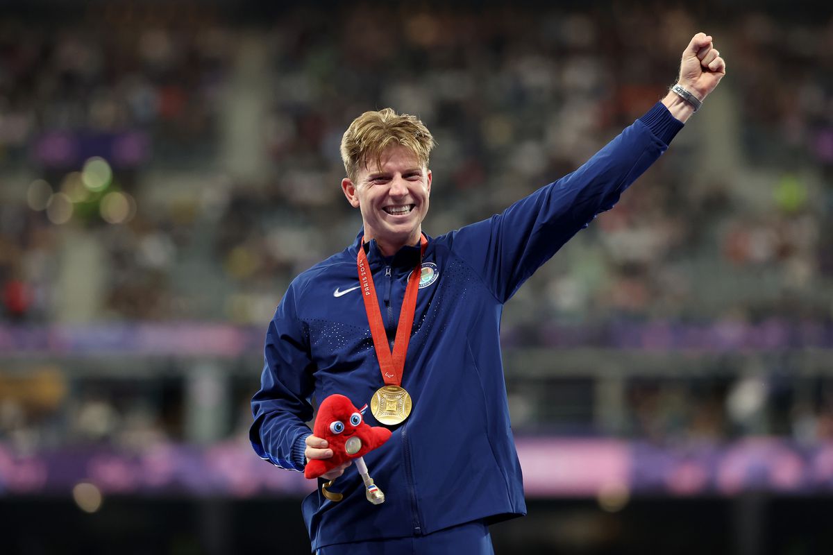 Paris, orașul visurilor împlinite » Hunter Woodhall a devenit campion paralimpic după ce soția sa, Tara, cucerea aurul la Jocurile Olimpice în urmă cu o lună