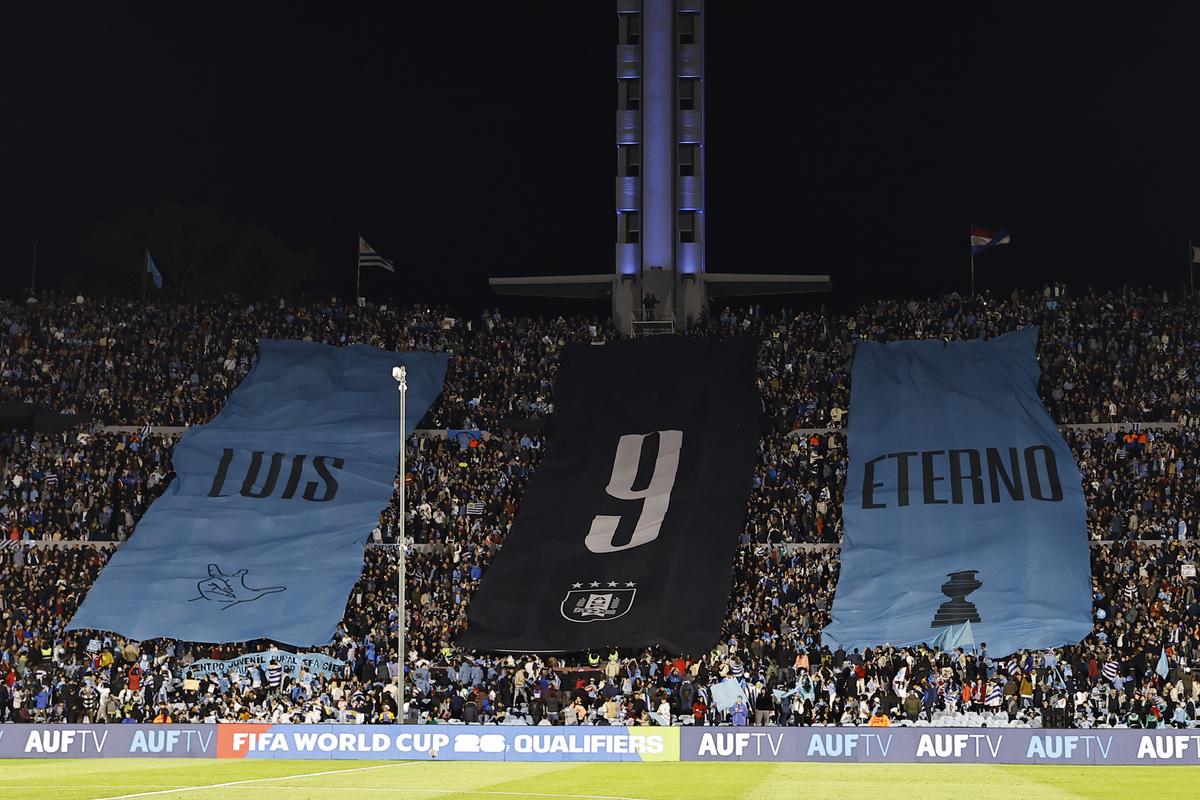 Omagiul adus lui Luis Suarez de către fanii Uruguayului