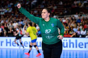 Prestație din altă lume în derby-ul zilei din handbalul românesc » A apărat 23 de aruncări