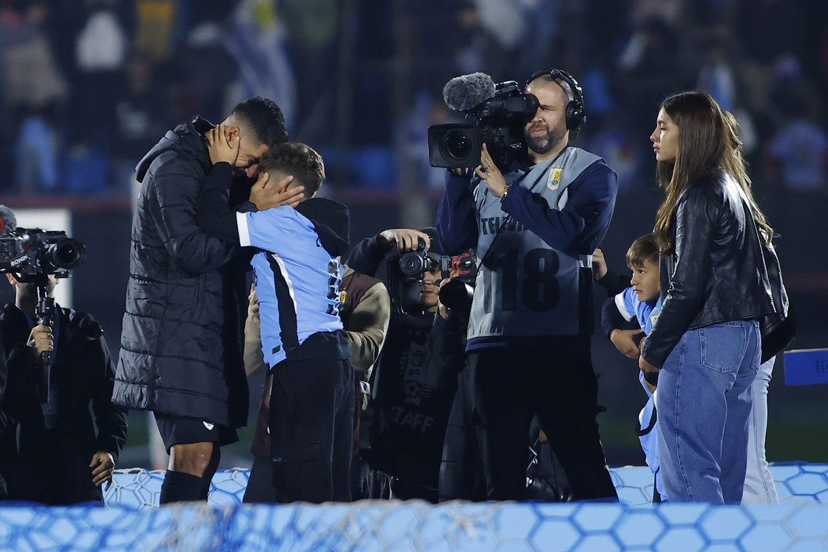 Omagiul adus lui Luis Suarez de către fanii Uruguayului