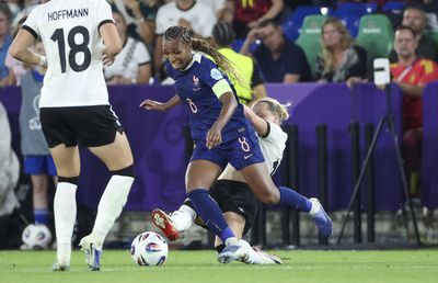 Nou record în fotbalul feminin » S-a făcut cel mai scump transfer din istorie