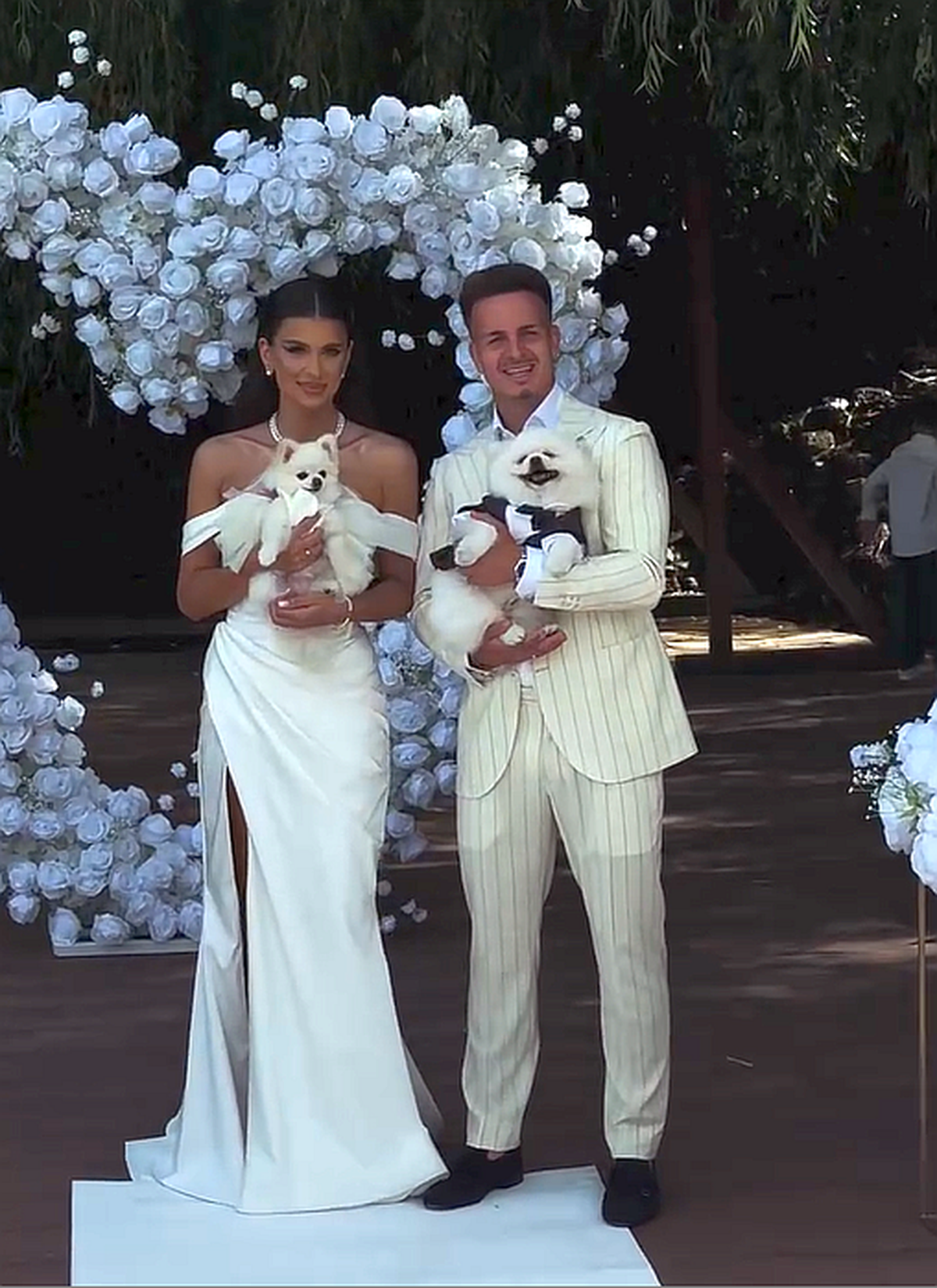 Nunta sezonului la Dinamo! Fotbalistul a făcut pasul cel mare: petrecere în stil ultras, cu torțe și scandări