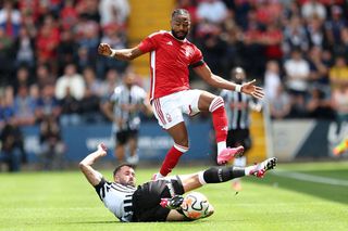 Jucătorul plecat de la Nottingham Forest e aproape de Superliga » Când ar urma să semneze