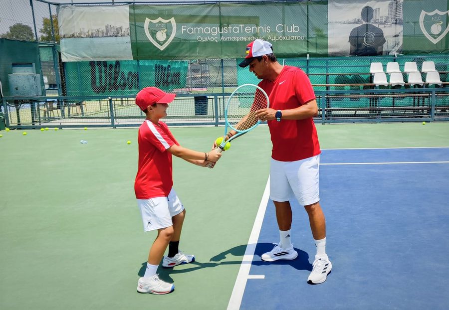 Antrenor de tenis român, stabilit de 18 ani în Cipru: „Lucrurile au luat-o razna” » Cât costă chiriile în Limassol + cine e sportivul-fenomen în țara Afroditei: „Ca Halep și Năstase”