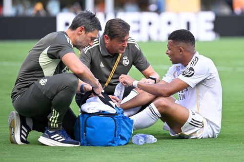 Kylian Mbappe, accidentat în semifinala CMC cu PSG // foto: Imago