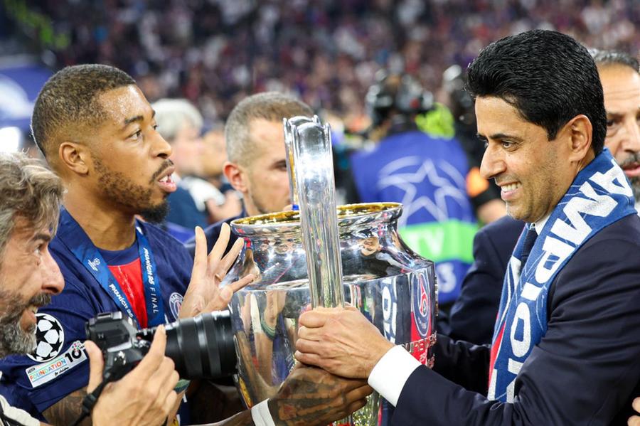 Presnel Kimpembe (stânga) și Nasser Al-Khelaifi (dreapta) / Foto: Imago Images A jucat 7 ani cu Kylian Mbappe și spune că francezul are un mod aparte de a gestiona tensiunile la Real Madrid: „Așa arată un jucător mare”
