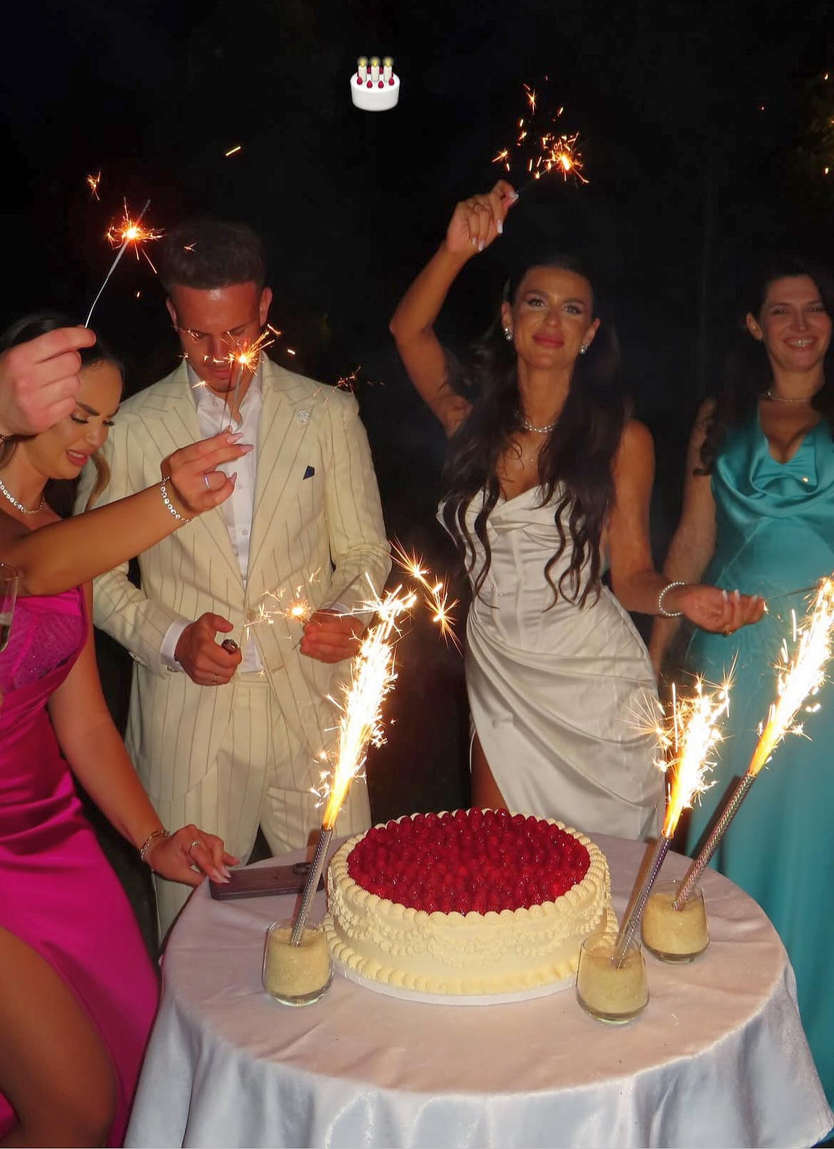 Nunta sezonului la Dinamo! Fotbalistul a făcut pasul cel mare: petrecere în stil ultras, cu torțe și scandări