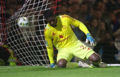 Prilej de bucurie pentru fanii lui Manchester United » Gafeurul Onana a acceptat oferta și va juca în alt campionat