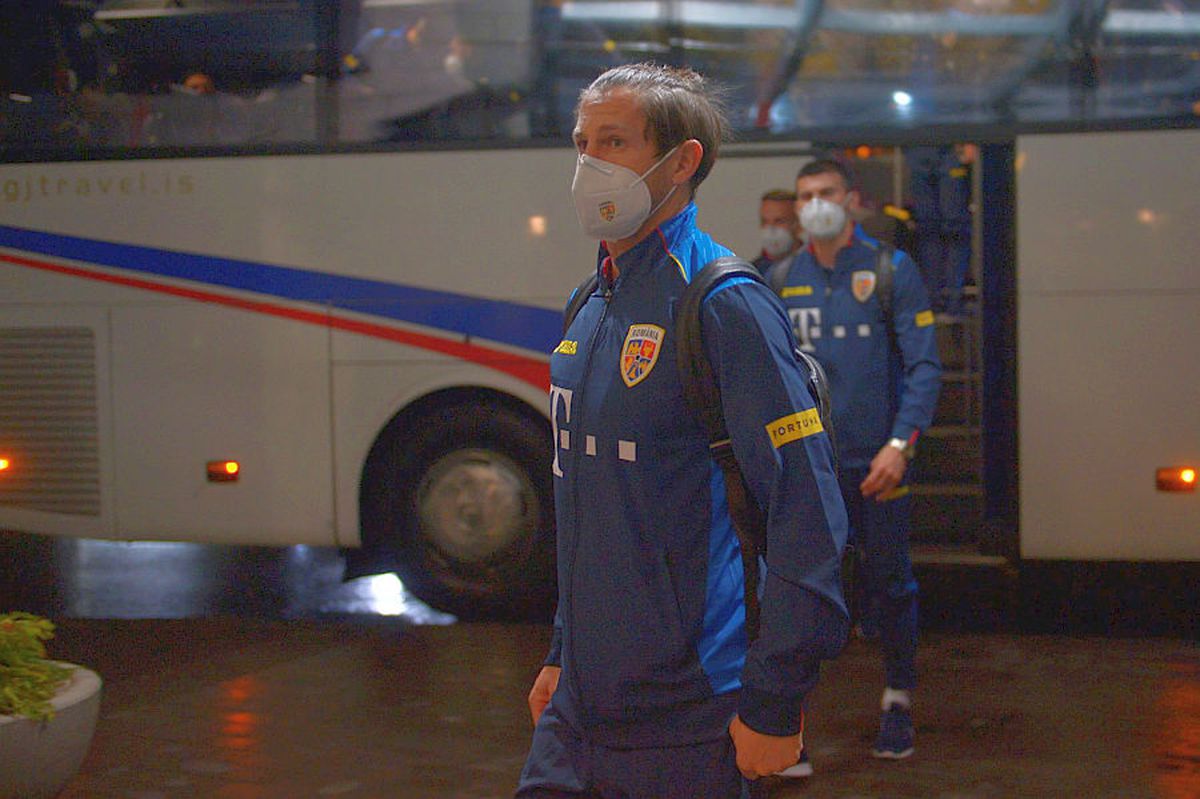 ISLANDA - ROMÂNIA. Emoții în delegația României! Jucătorii și staff-ul încă așteaptă rezultatele testelor de COVID-19 făcute în aeroport