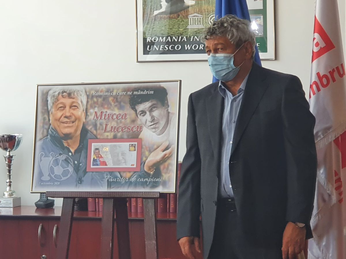 VIDEO + FOTO Moment inedit pentru Mircea Lucescu! Antrenorul a primit un timbru: „Reînvie întreaga atmosferă din anii precedenți”