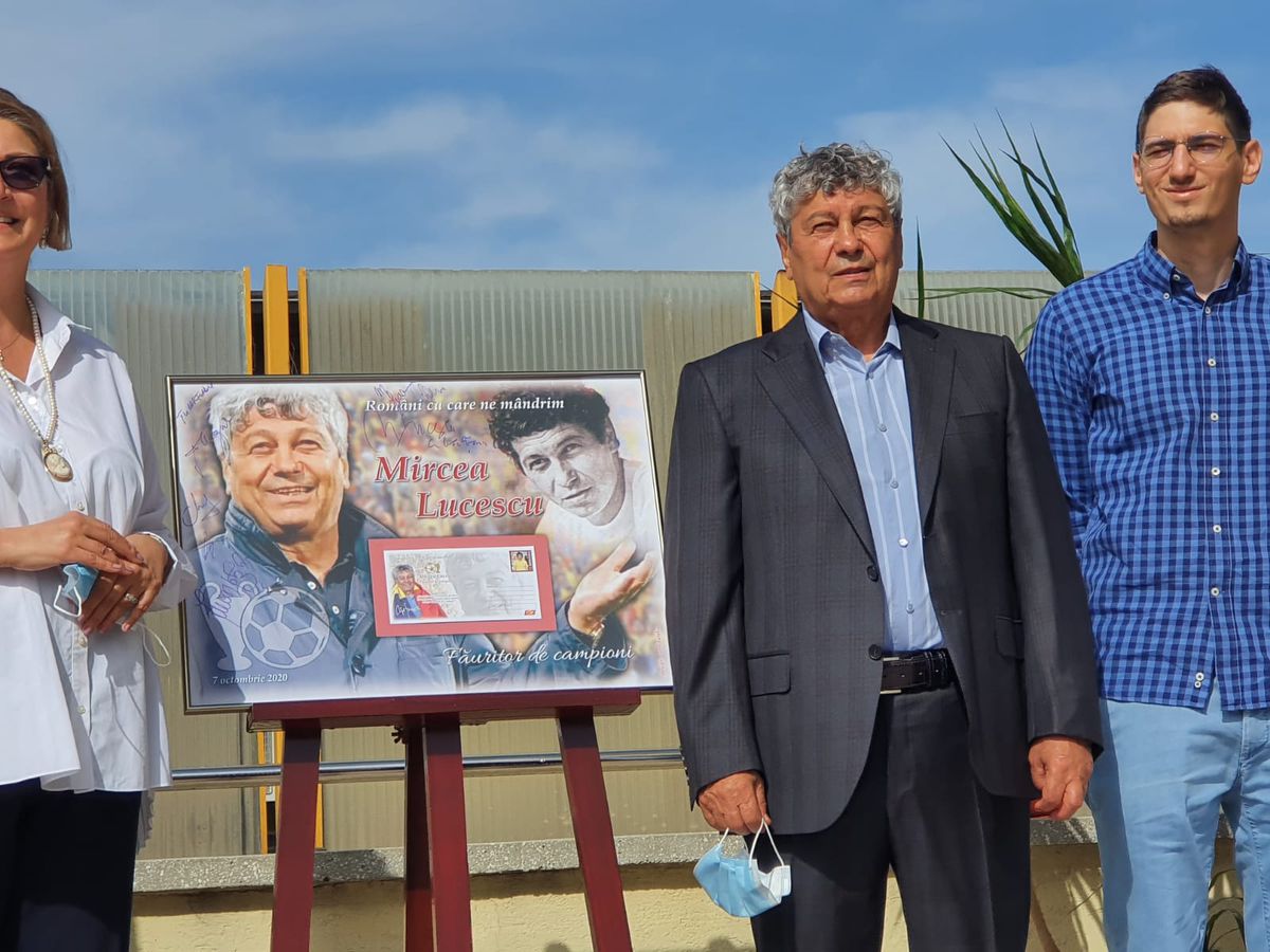 VIDEO + FOTO Moment inedit pentru Mircea Lucescu! Antrenorul a primit un timbru: „Reînvie întreaga atmosferă din anii precedenți”