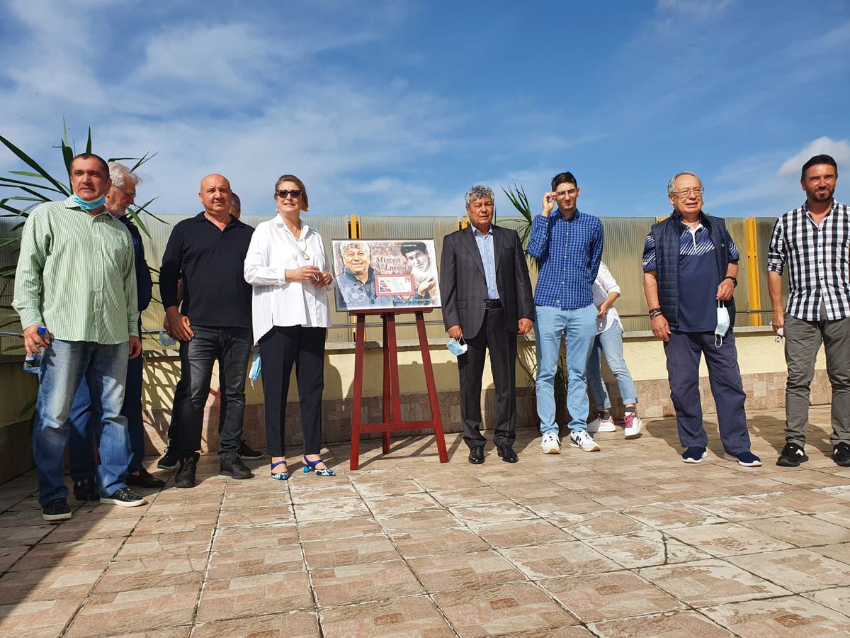 Mircea Lucescu are timbru de la Romfitelia