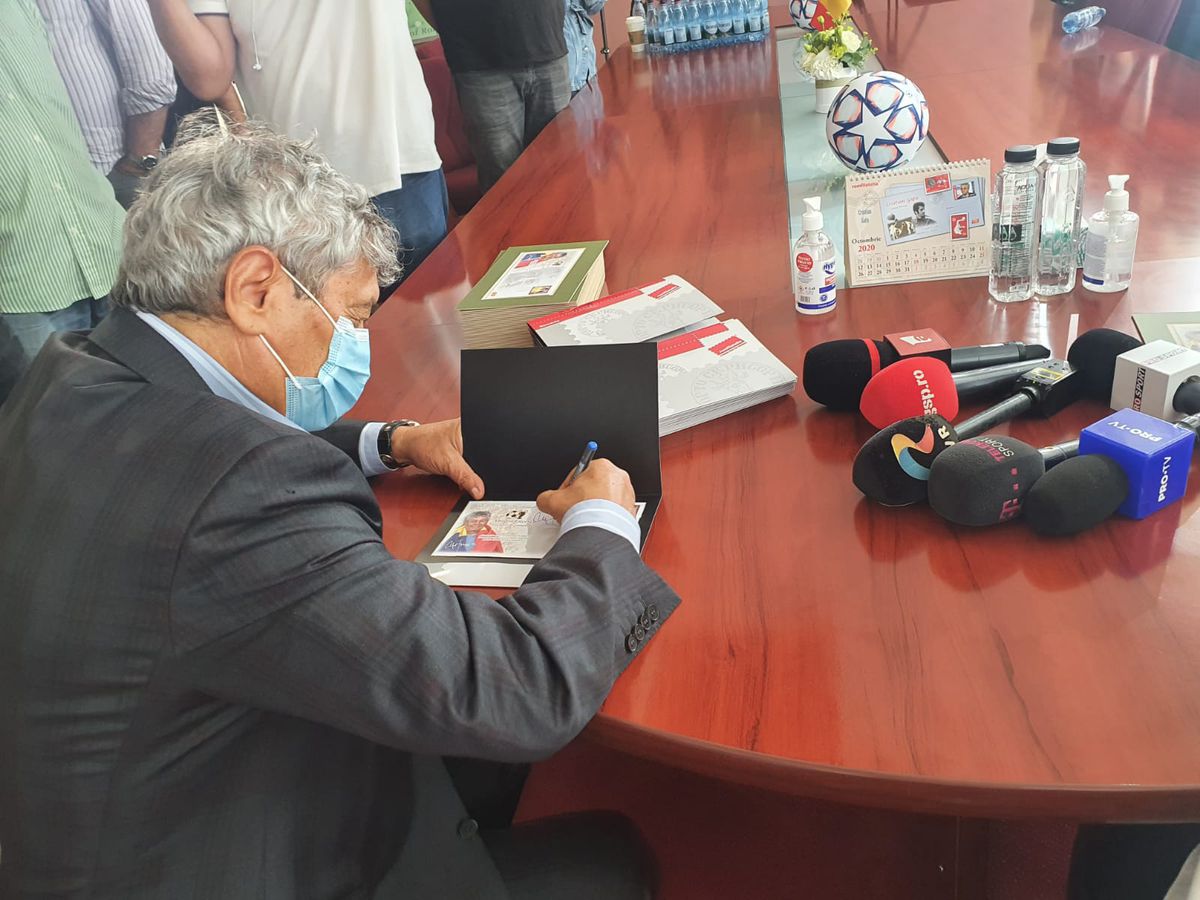 Mircea Lucescu are timbru de la Romfitelia