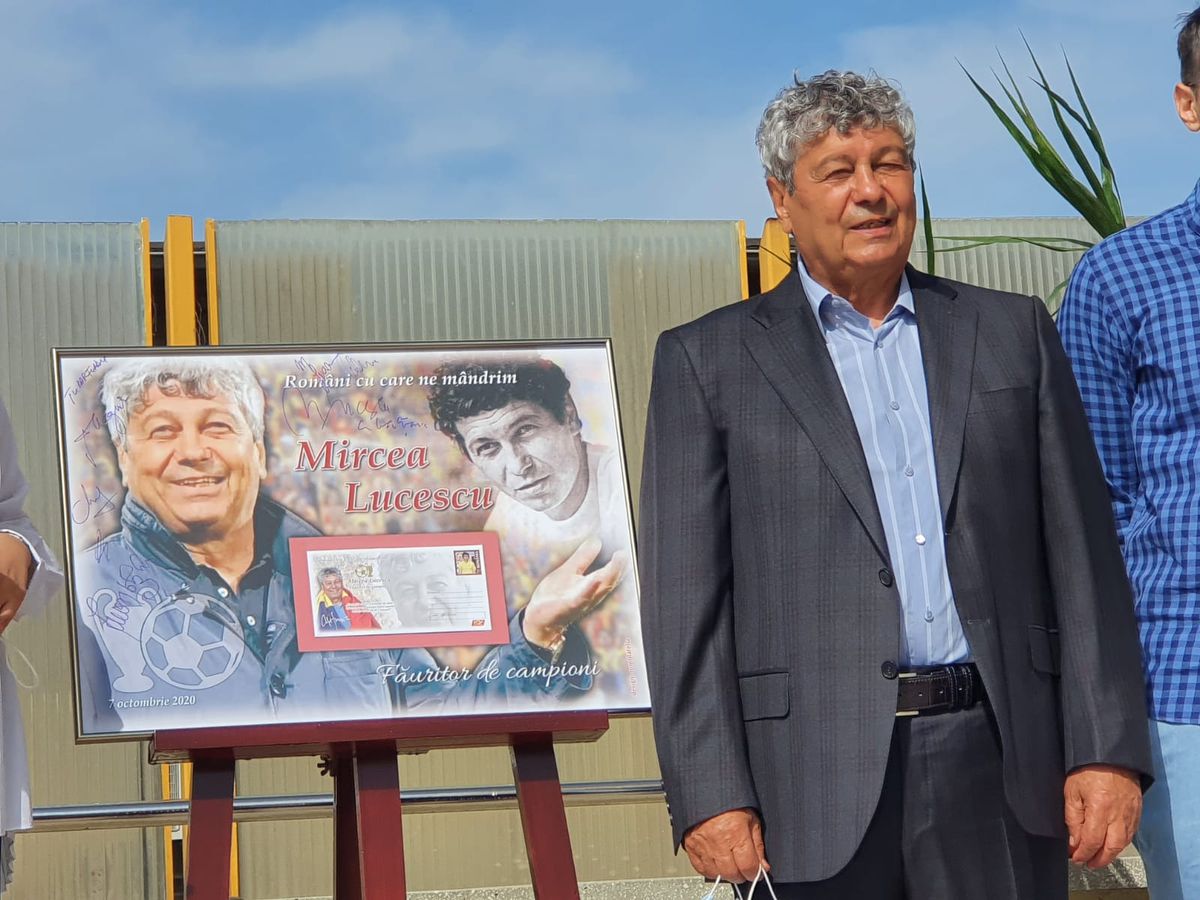 VIDEO + FOTO Moment inedit pentru Mircea Lucescu! Antrenorul a primit un timbru: „Reînvie întreaga atmosferă din anii precedenți”
