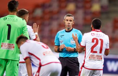 DINAMO. Reacție furibundă la TV: „Să băgăm VAR-ul ăsta! Dacă nu ești în stare să contribui, lasă-te!”