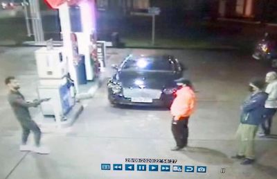 Mohamed Salah, gest fantastic într-o benzinărie din Liverpool » A sărit să apere un om al străzii: „M-am frecat bine la ochi, nu-mi venea să cred”