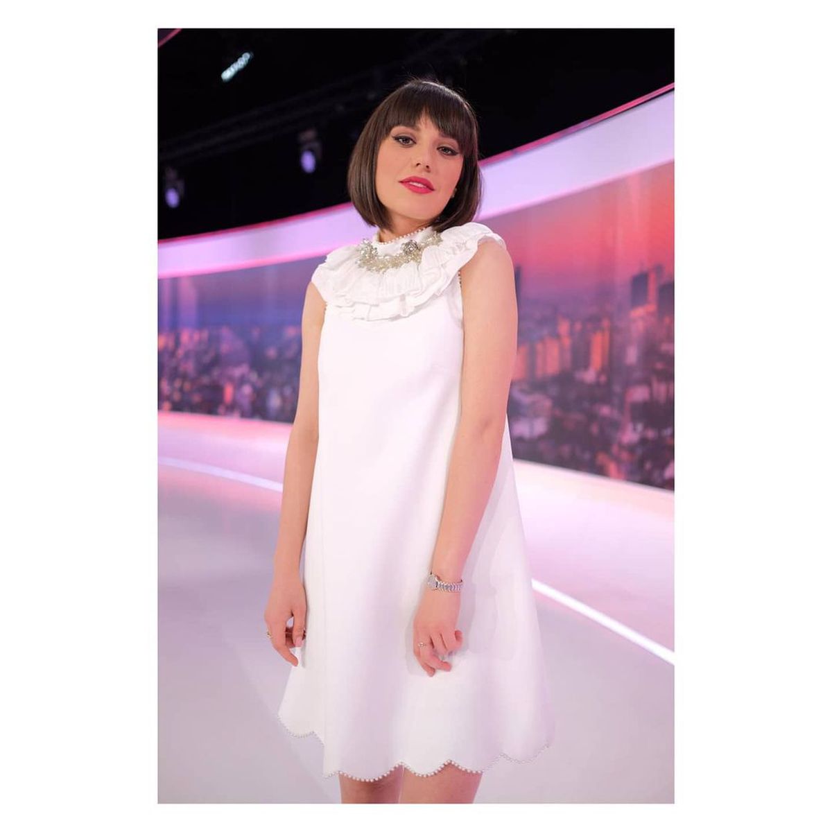 Prezentă pe Arena Națională » Prezentatoarea TV nu a ratat România - Belarus: „Îmi place Edi Iordănescu”