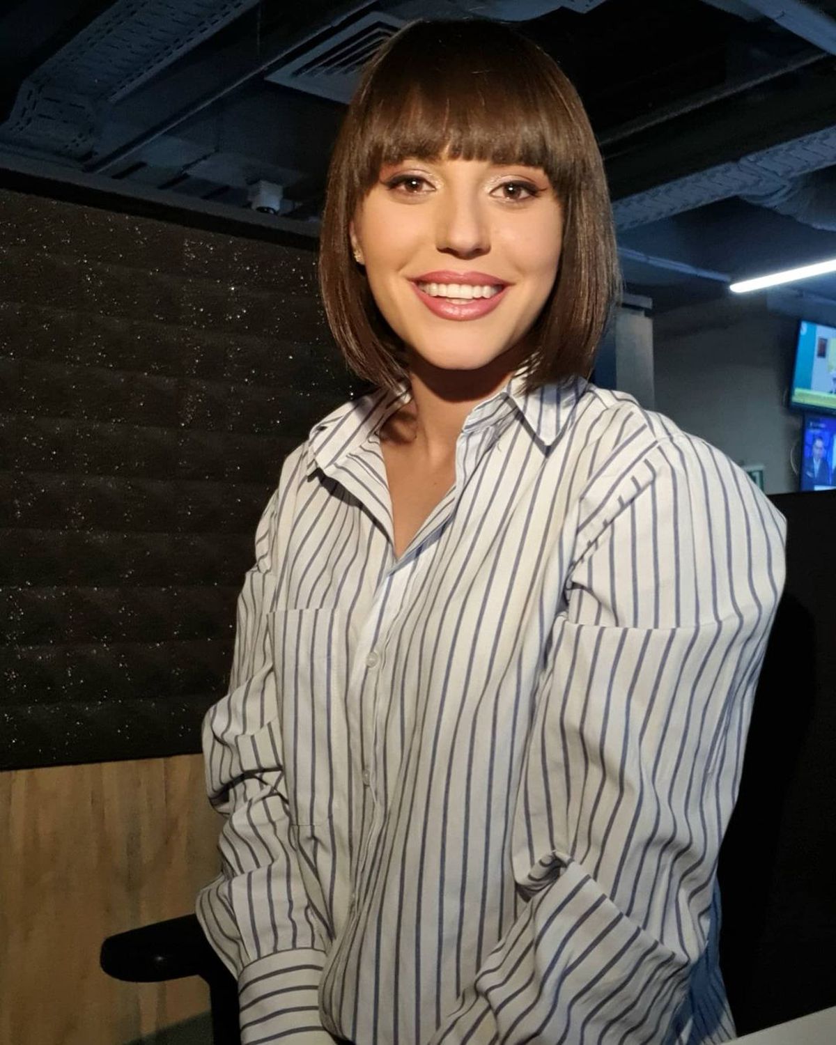 Prezentă pe Arena Națională » Prezentatoarea TV nu a ratat România - Belarus: „Îmi place Edi Iordănescu”