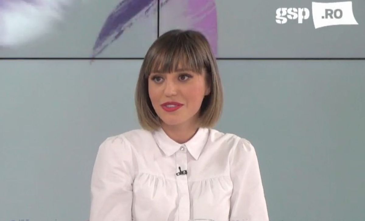 Prezentă pe Arena Națională » Prezentatoarea TV nu a ratat România - Belarus: „Îmi place Edi Iordănescu”