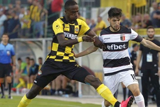 Michel Espinosa, în stânga, a venit în probe la Dinamo